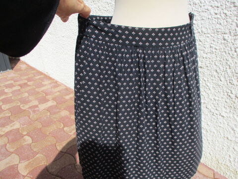 Jupe Noire/Imprim�e, fluide et doubl�e - Marque C&A - Vintag 3 La Fert�-Alais (91)