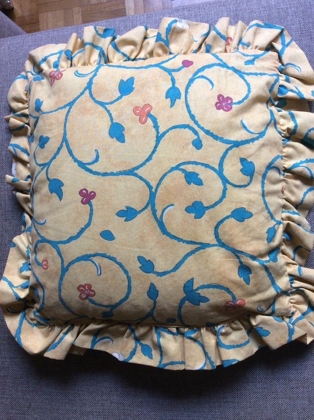 Coussin &agrave; volants D�coration