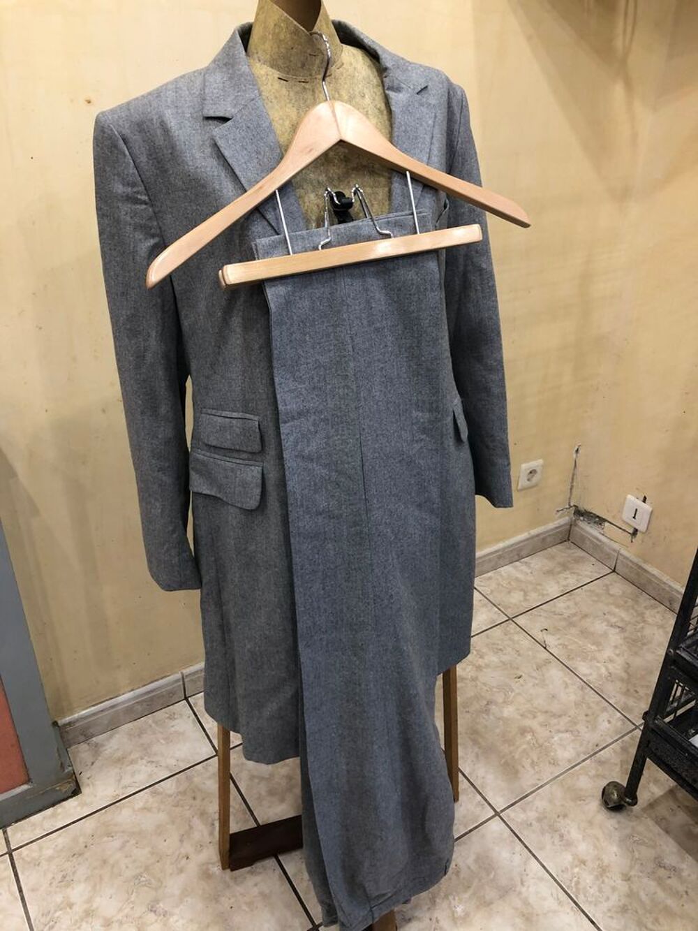 Ensemble tailleur pantalon Bruce Field Vêtements