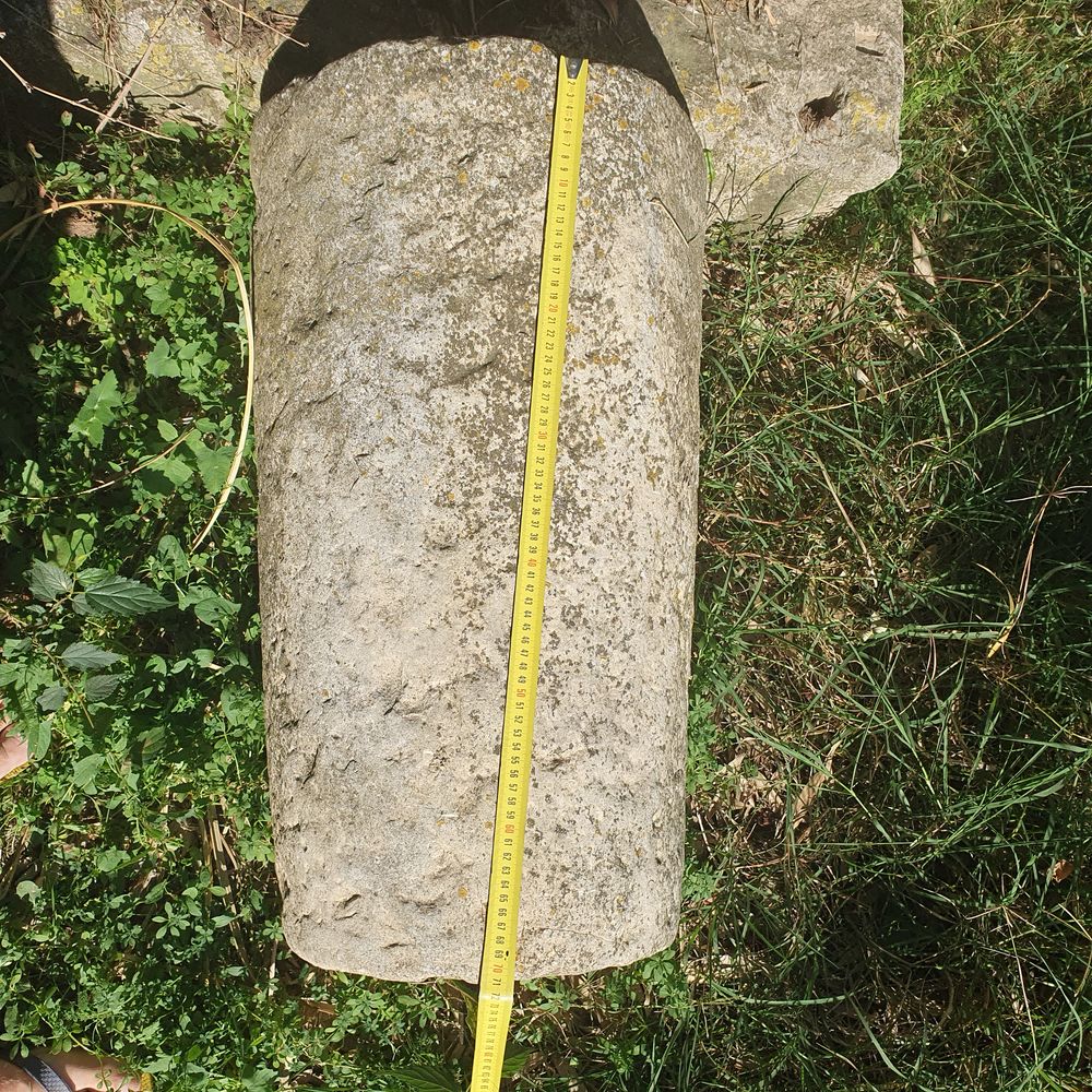 Meule &agrave; moudre olives noix pressoir puit Jardin