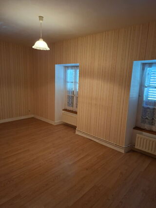  Maison � louer 3/4 pi�ces 130 m� Saint-silvain-bellegarde