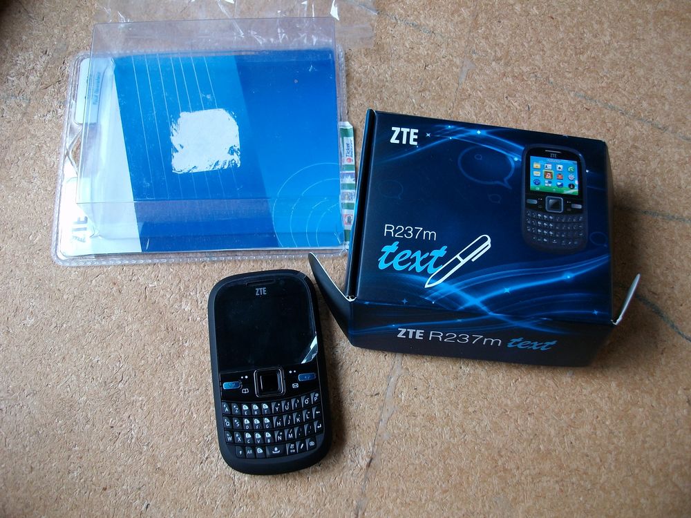 T&eacute;l&eacute;phones Portables neufs, encore sous emballage Tlphones et tablettes