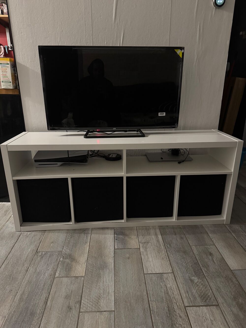 Televison 107cm Photos/Video/TV