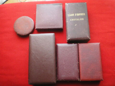 Coffrets pour ordre et m�daille. 20 Caen (14)