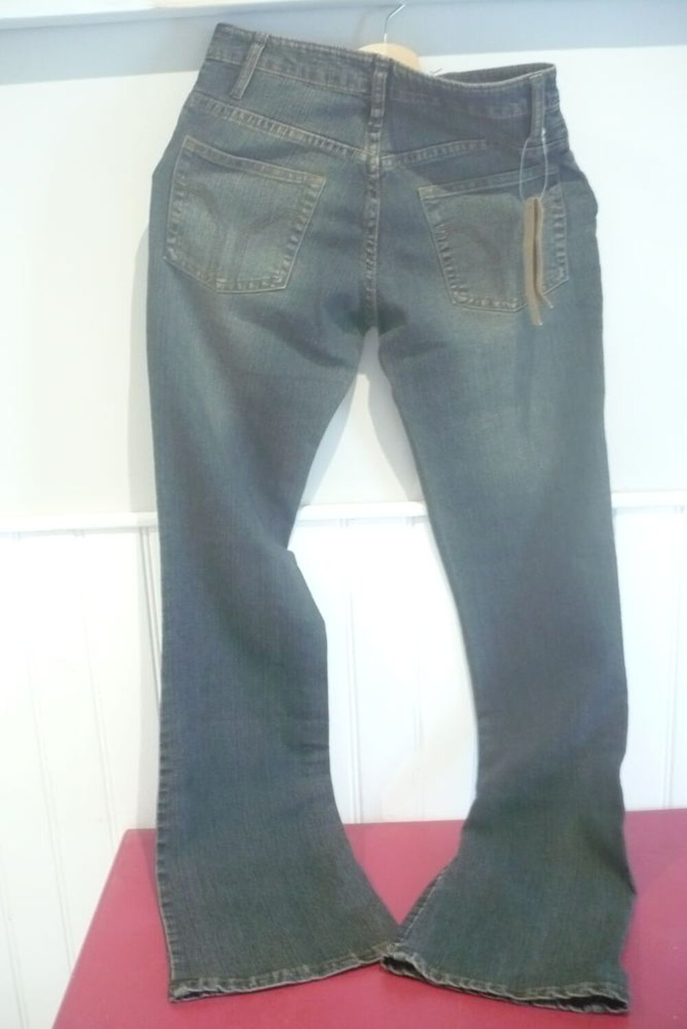JEANS BLEU MARINE NEUF Vêtements