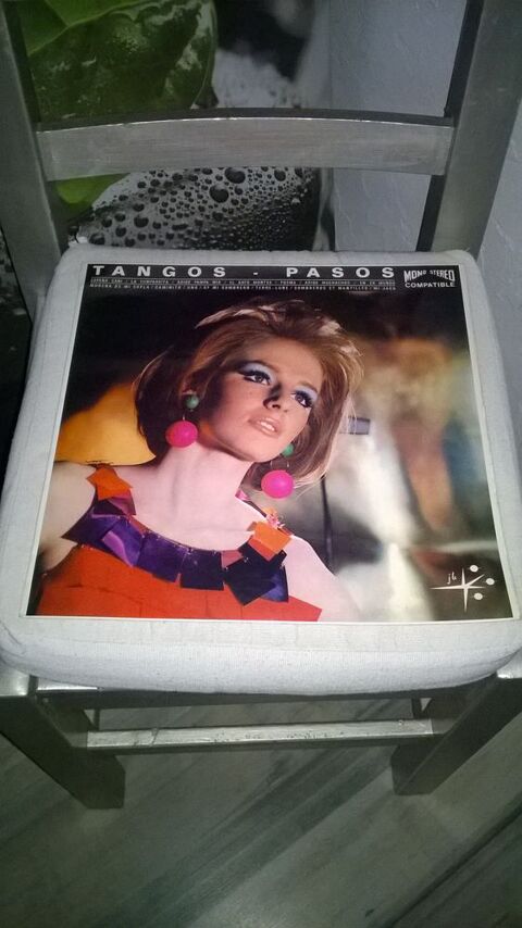 Vinyle Tangos - Pasos
Bon etat
Espana Cani
La Cumparsita
A 4 Talange (57)
