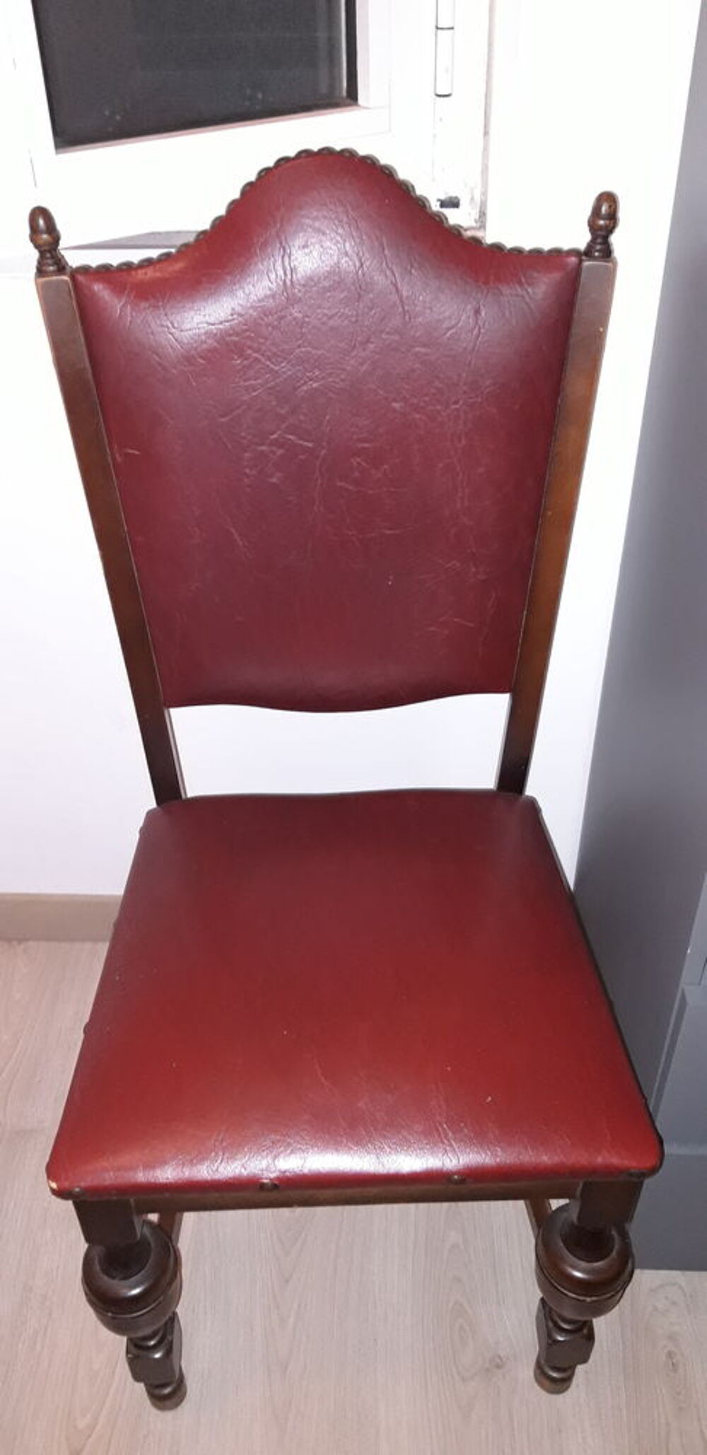5 chaises bois et simili cuir Meubles