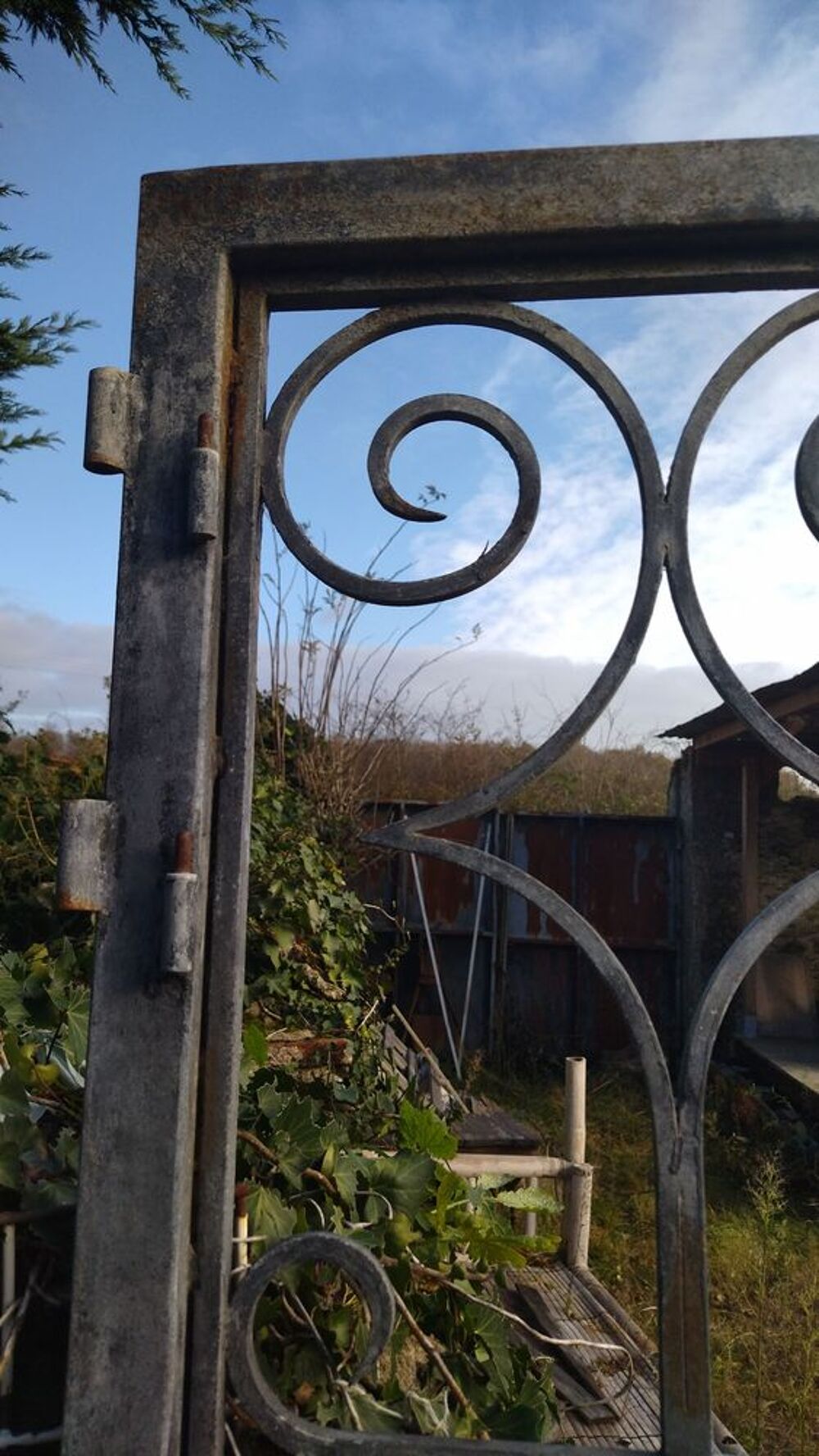 porte en fer forg&eacute; ,galvanis&eacute; 88/91*223, portail, portillon, Audio et hifi