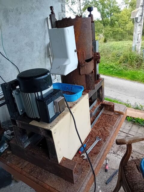 Presse a pelets.. 400 Ch�niers (23)