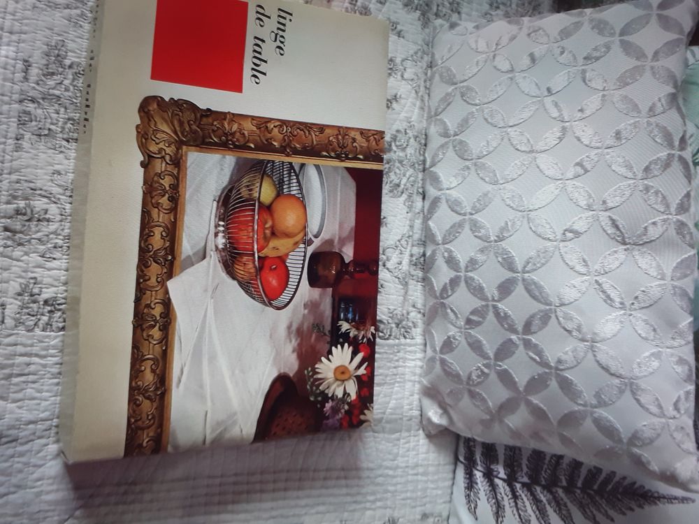 Nappe plus 12 serviettes en damass&eacute; Décoration