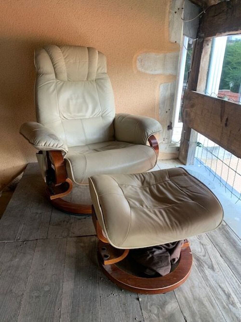 2 fauteuils avec moteur &eacute;lectrique, pivotants Meubles