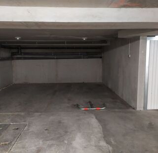 Parking / Garage à louer 12 m² Toulon