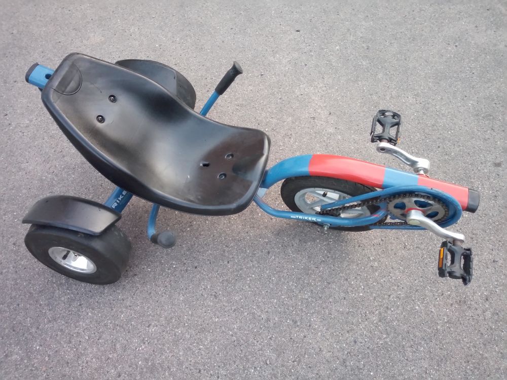 Tricycle couch&eacute; pour enfant . Vélos