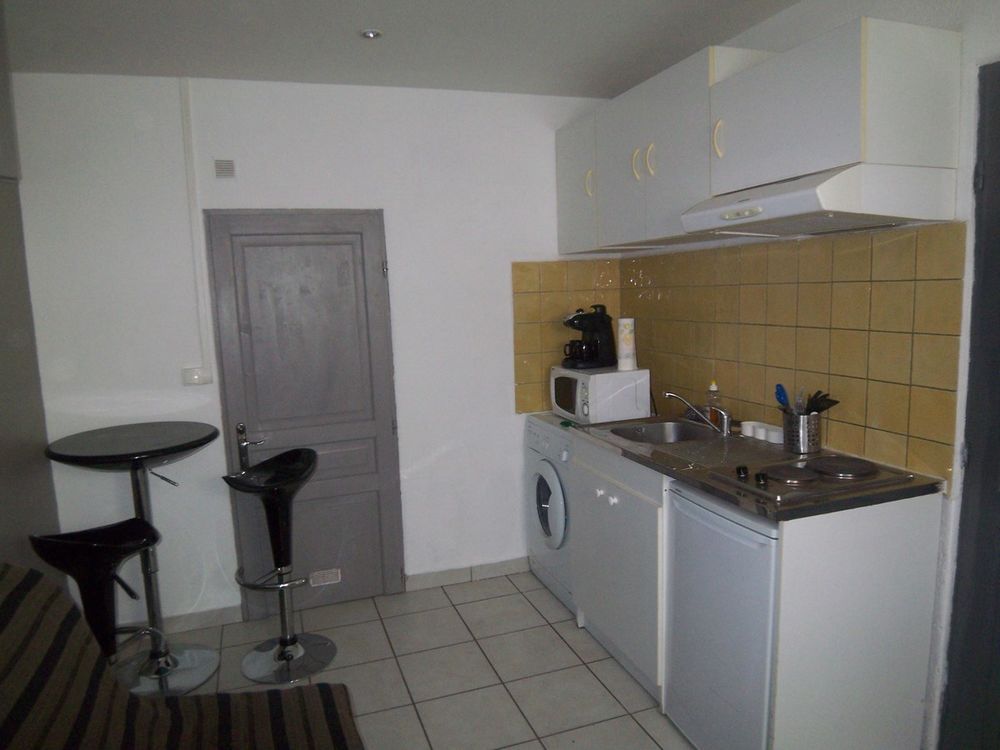 Location Appartement STUDETTE MEUBLEE entre HYERES et TOULON Toulon