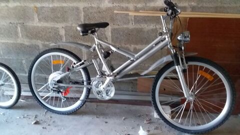 v�los � assistance �lectrique. 0 Saint-Paul-Trois-Ch�teaux (26)