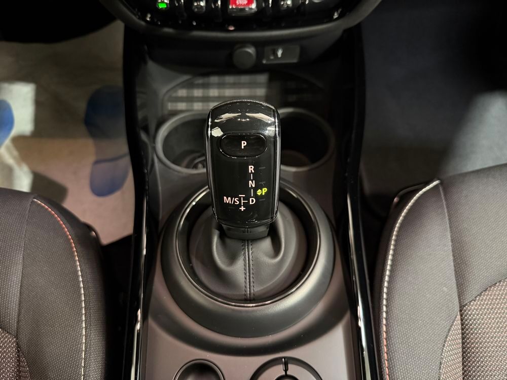 Clubman CMUBMAN COOPER BUSINESS DESIGN 136cv Boite-Automatique . 2023 occasion 31100 Toulouse