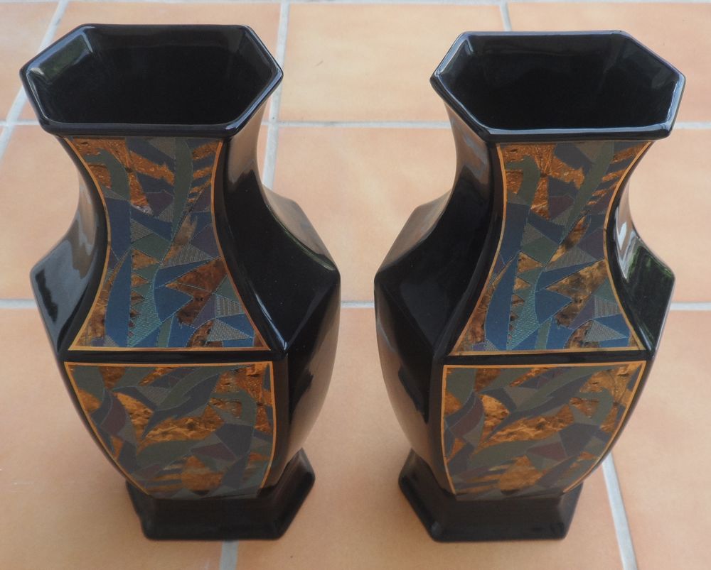 2 Vases hexagonaux noirs en c&eacute;ramique vintage neufs AN 70 Dcoration