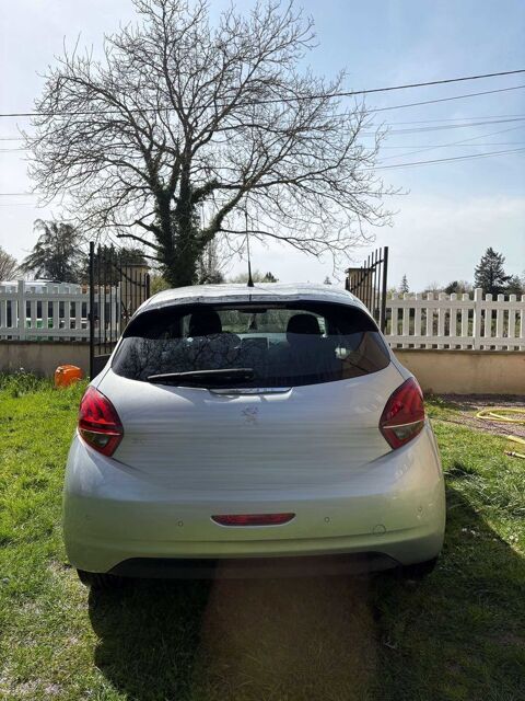Peugeot 208 1.6 BlueHDi 100ch BVM5 Allure 2016 occasion Le Veurdre 03320