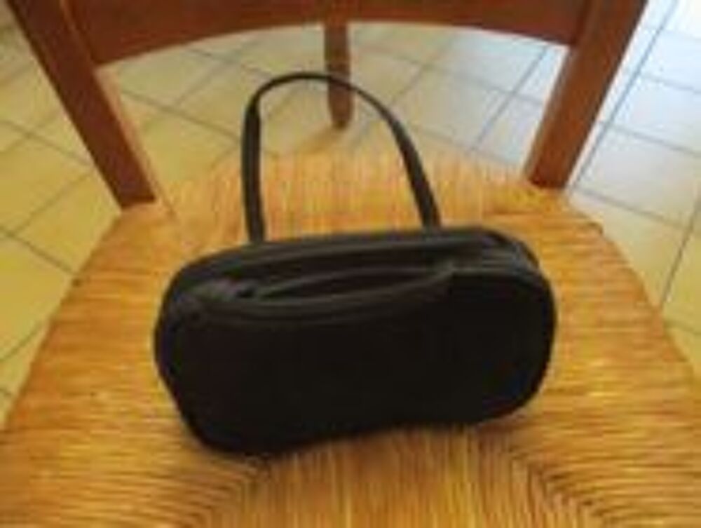 Pochette pour mat&eacute;riel de maquillage avec miroir et autres Maroquinerie