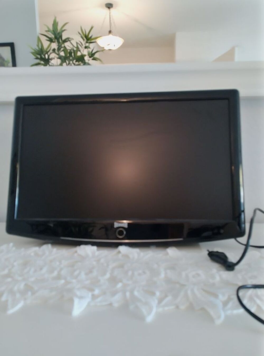une petite t&eacute;l&eacute; de 60 cm Audio et hifi