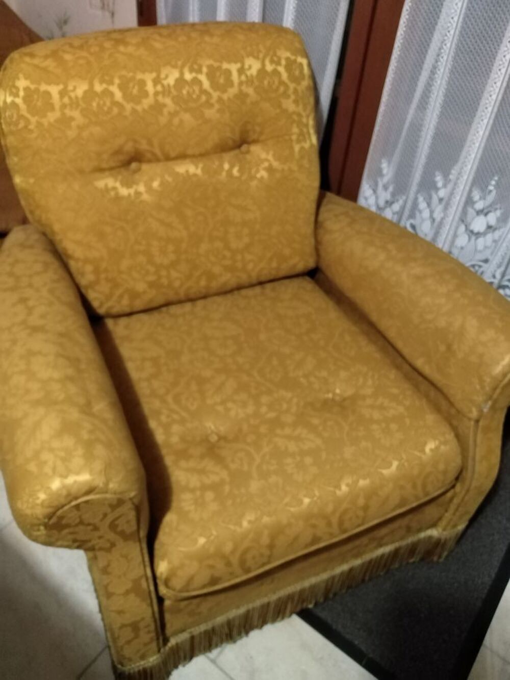 2 Fauteuils style ann&eacute;e 1972 envi couleur or bon &eacute;tat propre Meubles