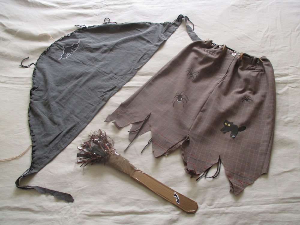 costume de sorci&egrave;re au chat, chauve souris,araign&eacute;es Jeux / jouets