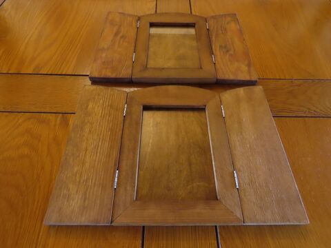 Paire de cadres originaux en forme de fen�tre . 35 Mirefleurs (63)