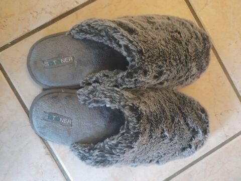 Pantoufles ISOTONER  Femme Taille 39 12 Craponne (69)