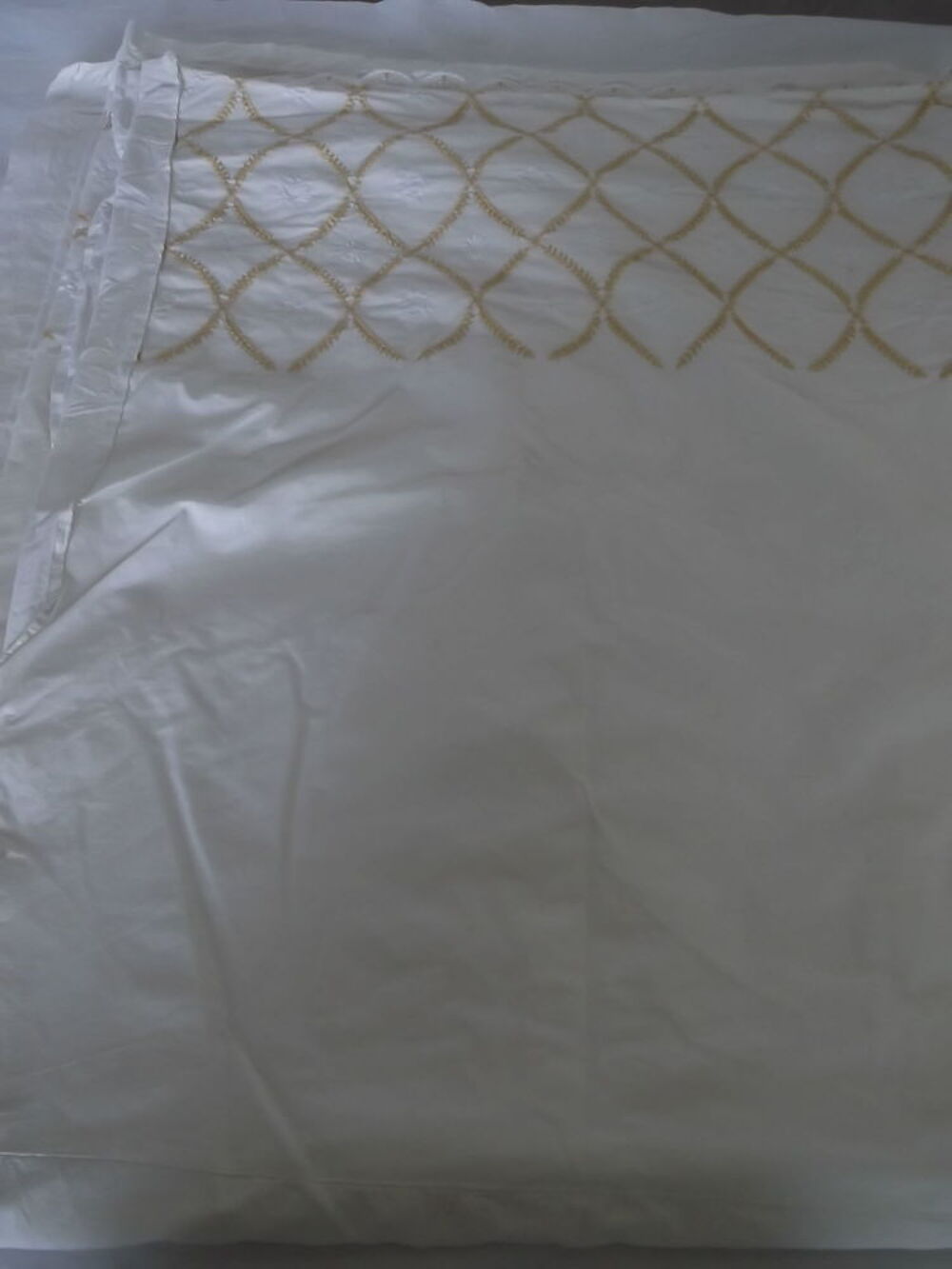 Grand drap double en coton blanc broderie dor&eacute;e (240x290 cm) Meubles