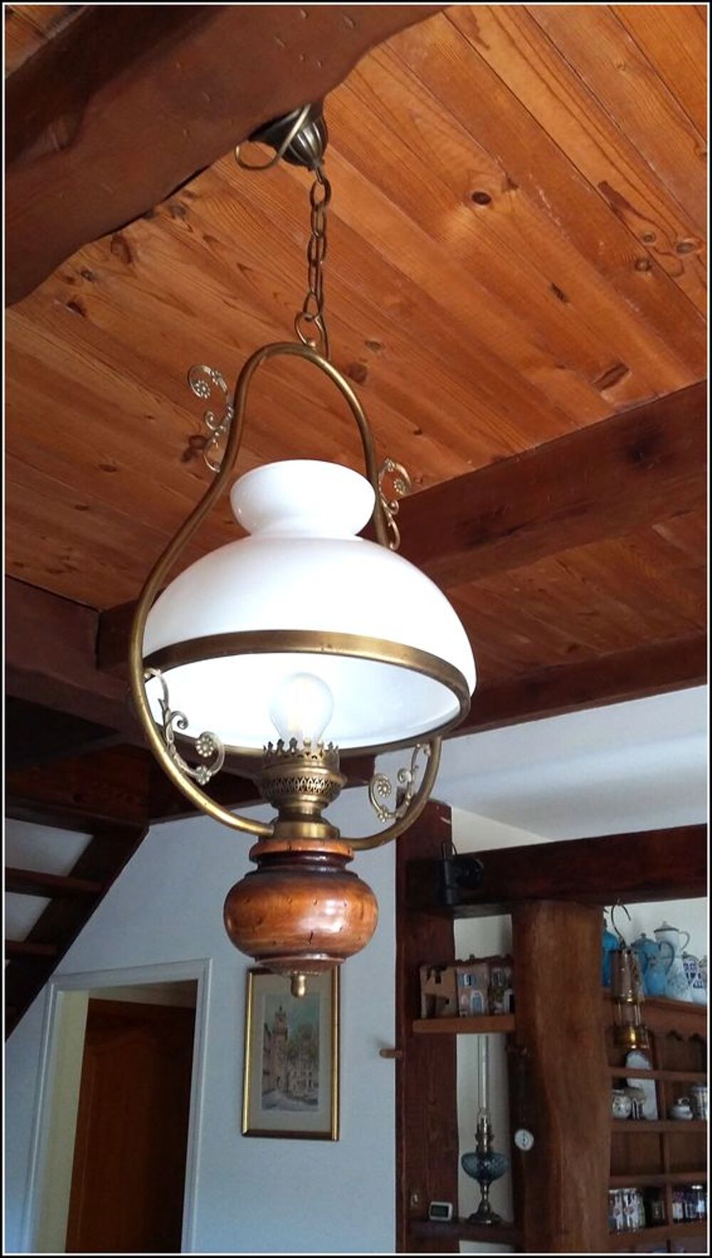 LAMPE TYPE MAISON DE CAMPAGNE
SUSPENSION ANCIENNE
Décoration