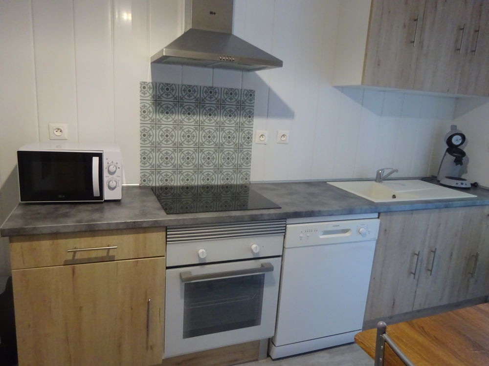 Location Appartement BEL APPARTEMENT T1 MEUBLE RENOVE ET COUR/TERRASSE Alès