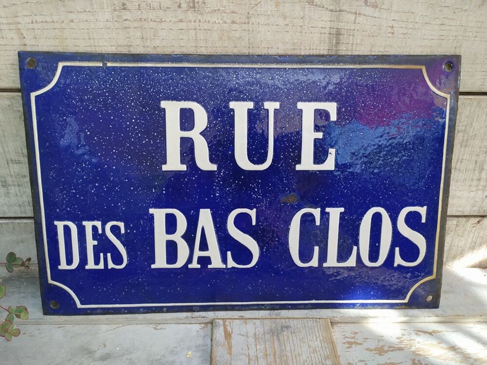 Ancienne Plaque de Rue &Eacute;maill&eacute;e Rue des Bas Clos 
