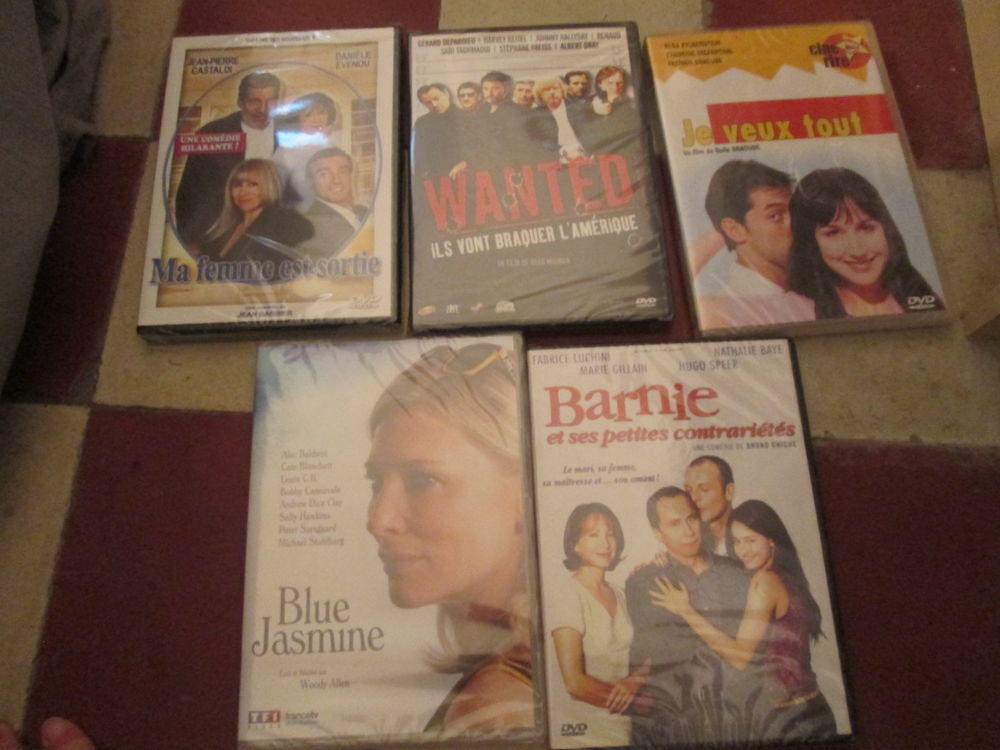 Lot de 5 DVD neufs sous blister DVD et blu-ray
