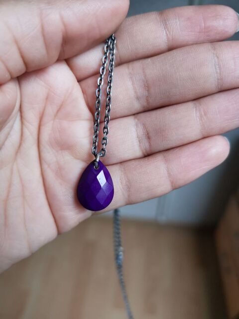 Collier violet sans marque, jamais porté. 5 Villemomble (93)