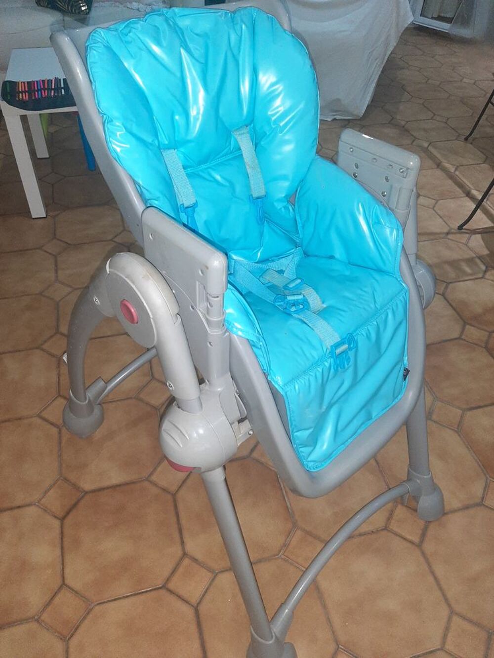 Chaise haute de b&eacute;b&eacute; Pu�riculture