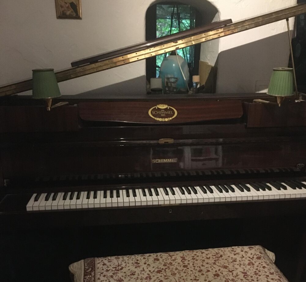 Piano droit Schimmel Instruments de musique
