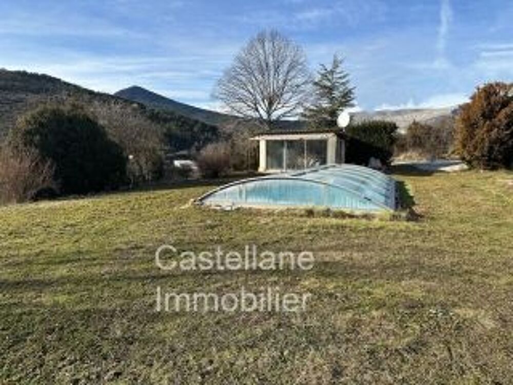 Vente Villa Villa plain-pied avec piscine sur 8000 m2 de terrain Trigance
