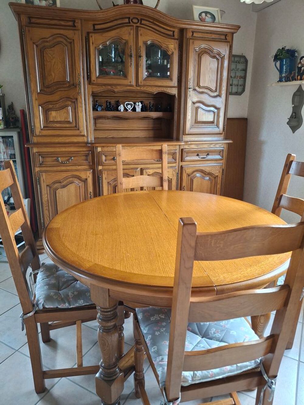 Salle &agrave; manger ch&ecirc;ne massif chevill&eacute; Meubles