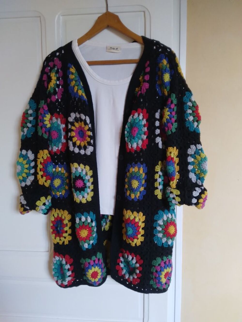 Gilet multicolor&eacute; pour femme, fait &agrave; main (!) Vêtements