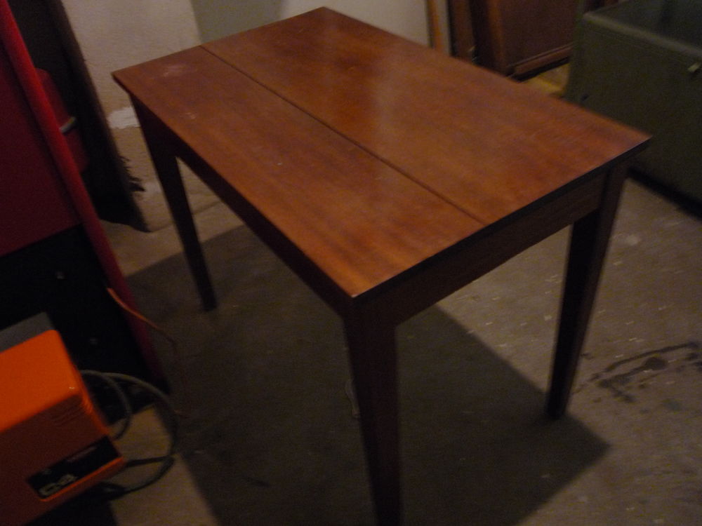 Table/bureau Meubles
