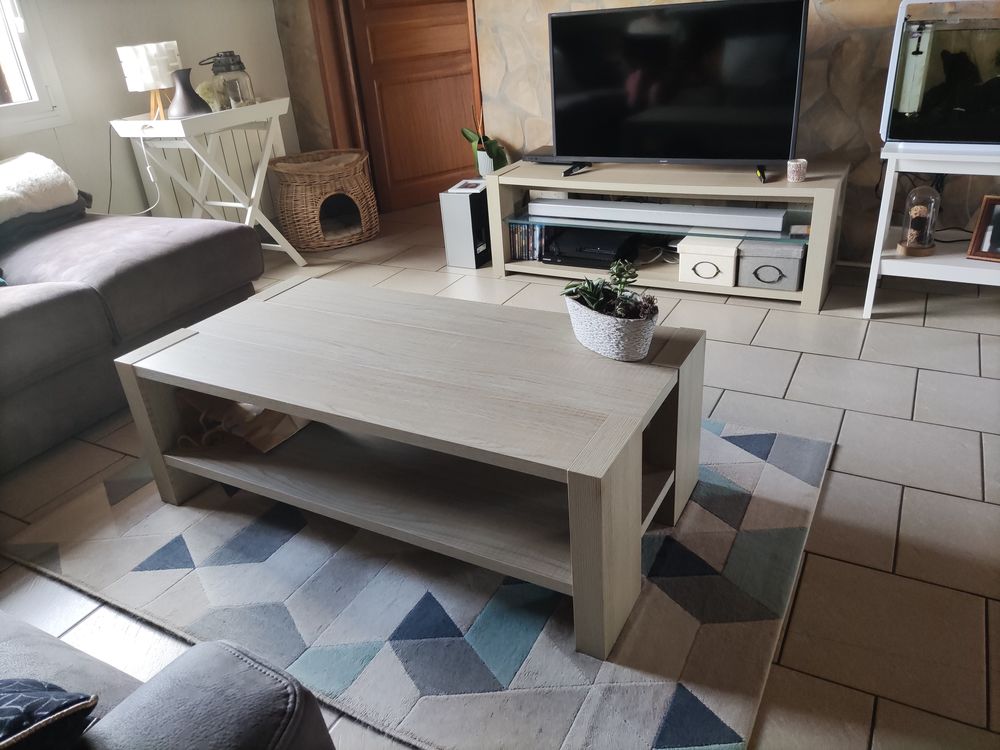 Meuble t&eacute;l&eacute; et table basse Meubles