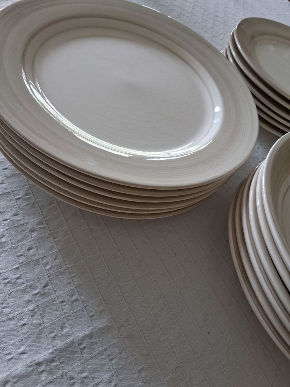 Lot 18 assiettes Electroménager
