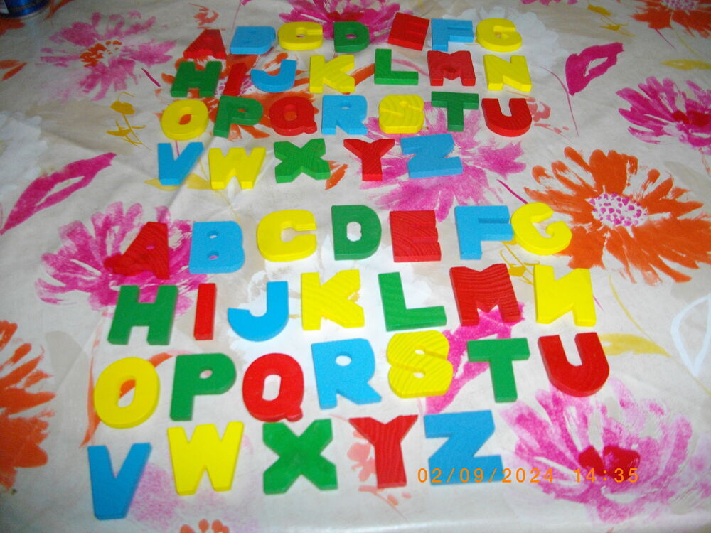 Un plateau de lettres alphab&eacute;tiques pour enfant Jeux / jouets