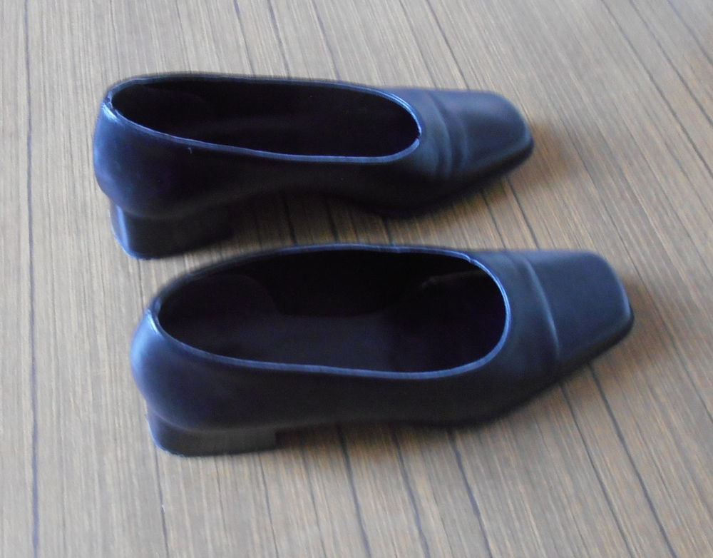 Chaussure basse noire Emergence taille 38 NEUVE Chaussures
