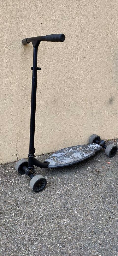 trottinette  descente 4 roues articulees -- 15 Marignane (13)