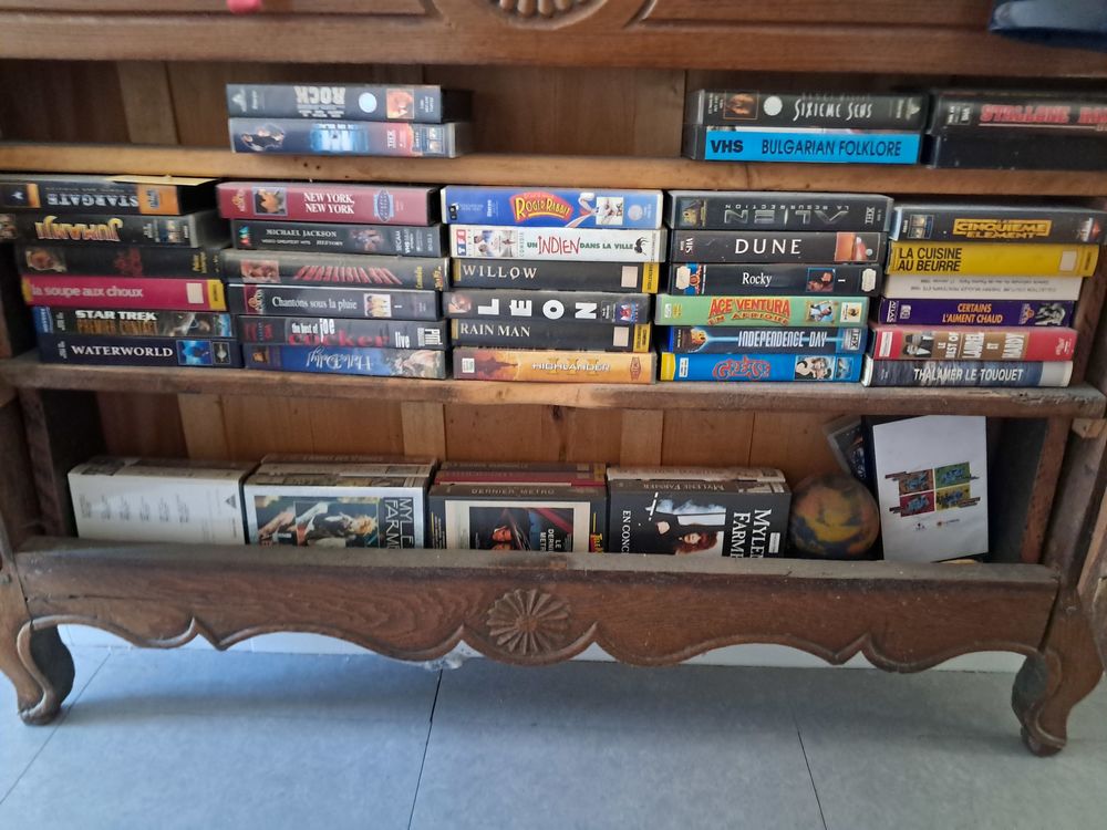 camera hitachi avec 50 cassettes Photos/Video/TV