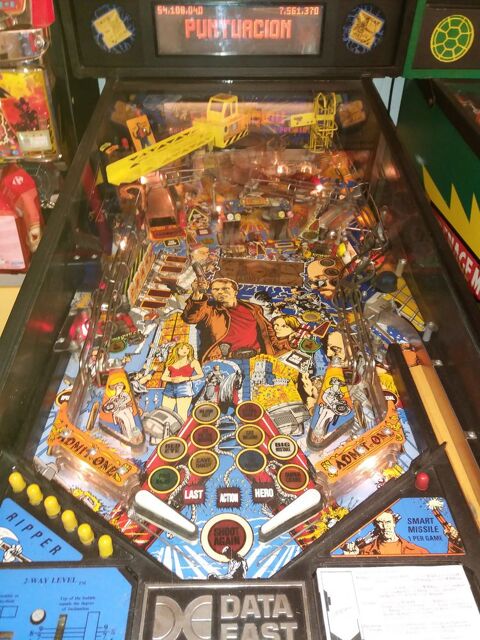 Débarrasse ancien jeu de bar a monnayeur en mauvais état 100 Les Sables-d'Olonne (85)
