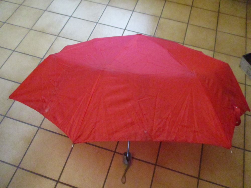 parapluie rouge Dcoration