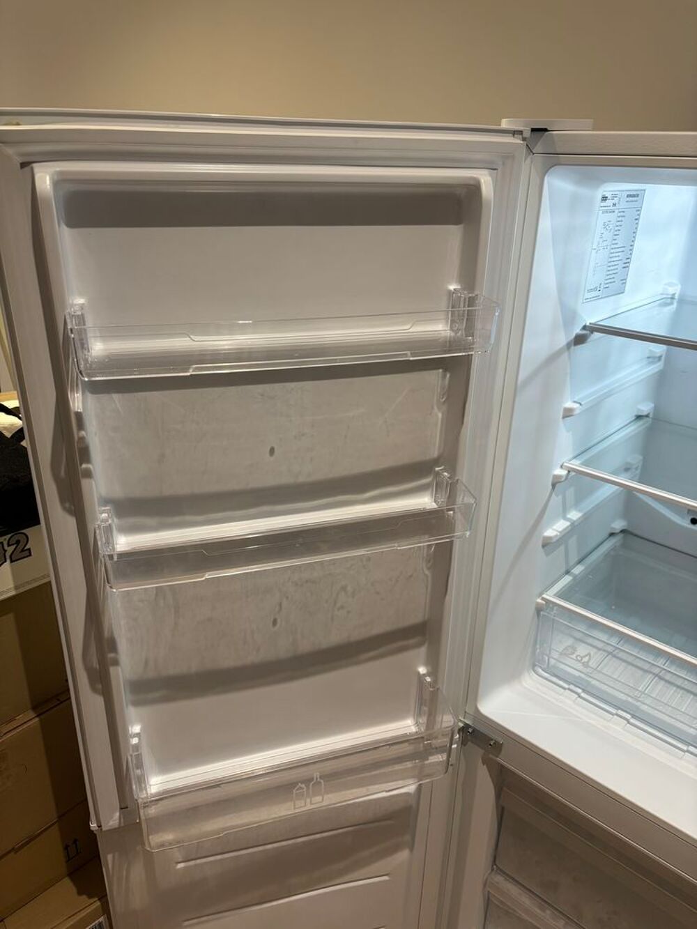 R&eacute;frig&eacute;rateur cong&eacute;lateur blanc Electroménager