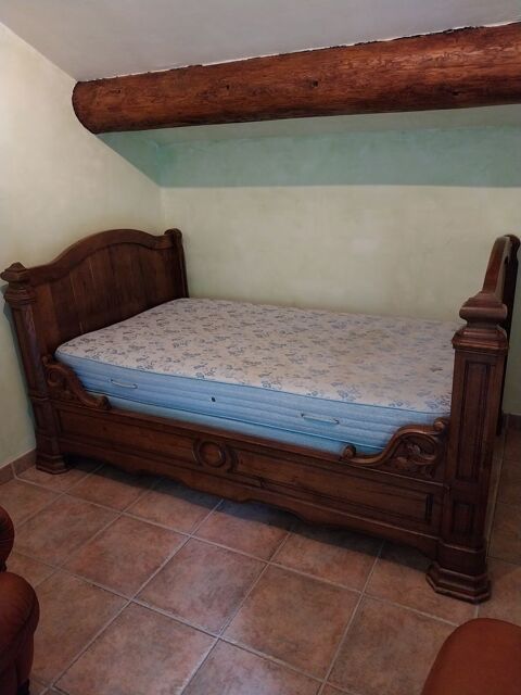 Lit de coin en bois avec sommier et matelas 120 X 190 cm   199 Anould (88)